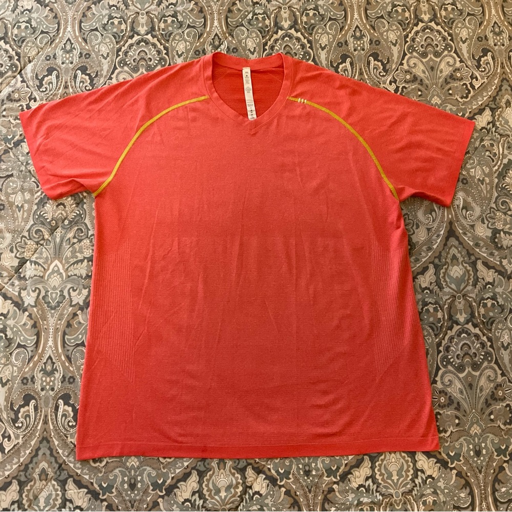 EUC Lululemon Metal Vent Tech V Neck Mens Sz XXL